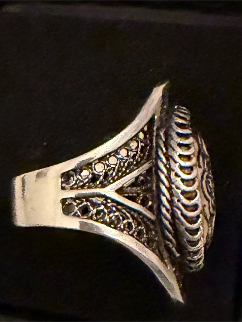 Source Unknown elegant oval